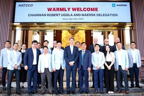 HOẠT ĐỘNG ĐỌC SÁCH MỖI SÁNG THỨ HAI TẠI CÔNG TY KHẢ DOANH