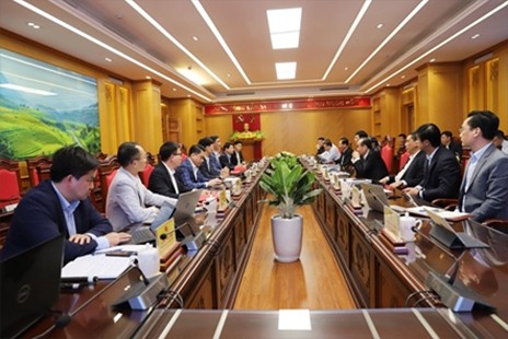 HOẠT ĐỘNG ĐỌC SÁCH MỖI SÁNG THỨ HAI TẠI CÔNG TY KHẢ DOANH