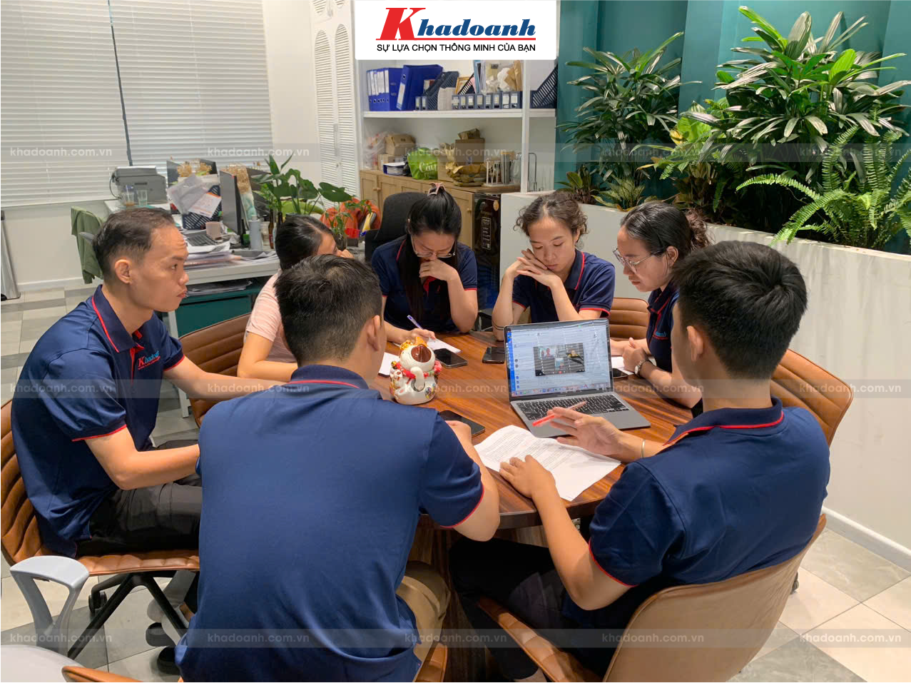 HOẠT ĐỘNG ĐỌC SÁCH MỖI SÁNG THỨ HAI TẠI CÔNG TY KHẢ DOANH