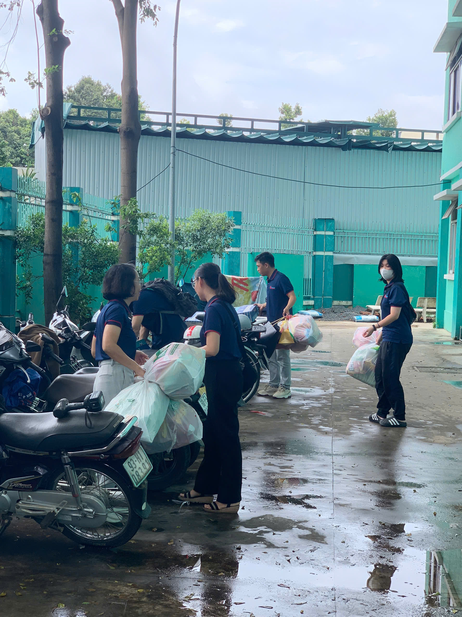 z7037933633307_015_99470cd571ee15d353313aab9425edc4